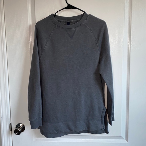 Universal Threads Sweatshirt - Picture 1 of 2